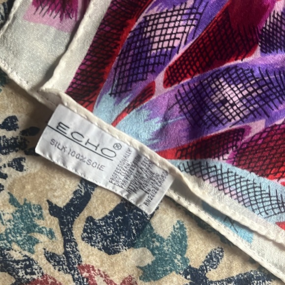 Silk scarf by vintage brand echo - Picture 2 of 2